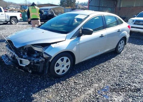 2015 Ford Focus S из США, поврежденный, VIN 1FADP3E26FL313012